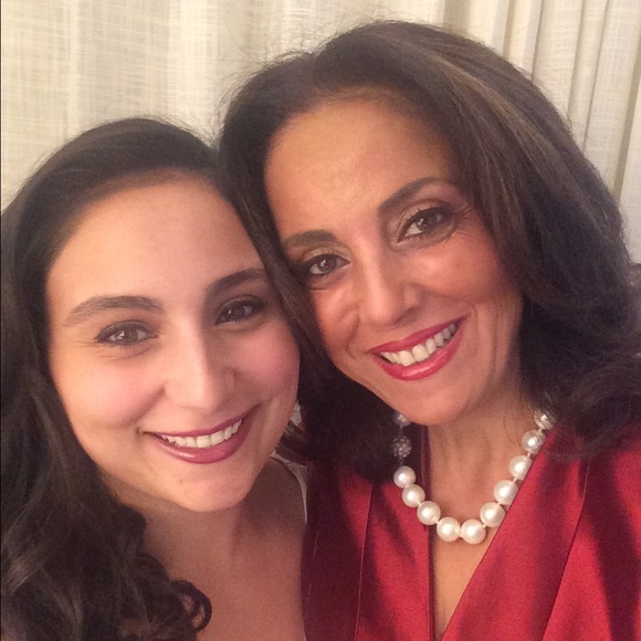 Profile Picture of Lauren Maddahi (@lmaddahi) on Poshmark