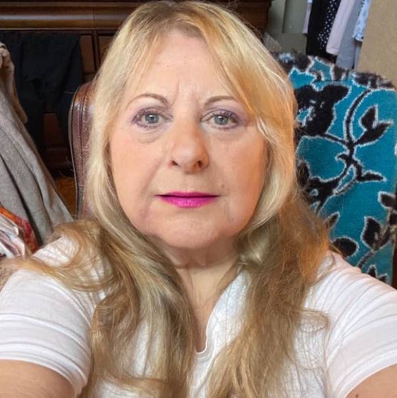 Profile Picture of Diane Andrews (@dianeandrews451) on Poshmark