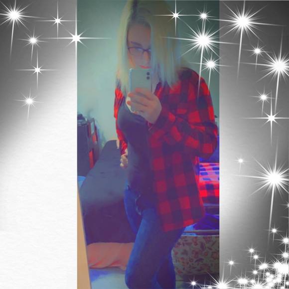 Caitty Schleifer - Poshmark Profile Picture of Caitty Schleifer (@caittyschleifer) on Poshmark