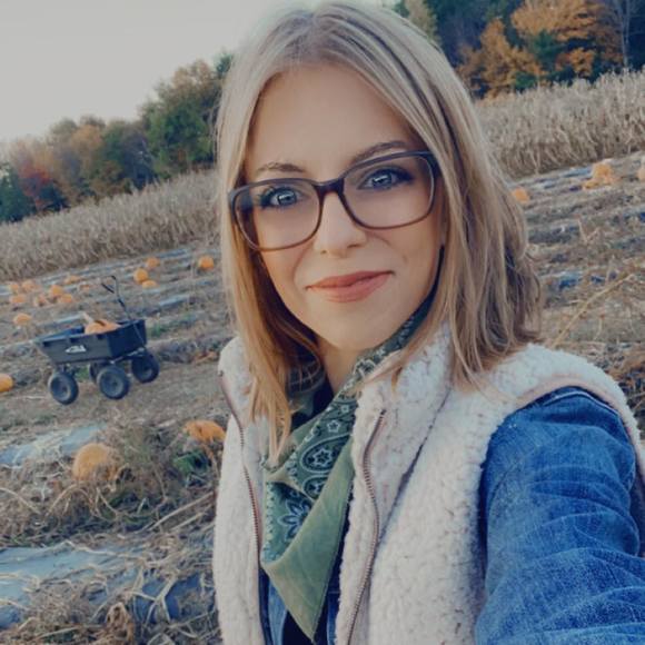 Profile Picture of Kristie Mack (@kristiem4ck) on Poshmark