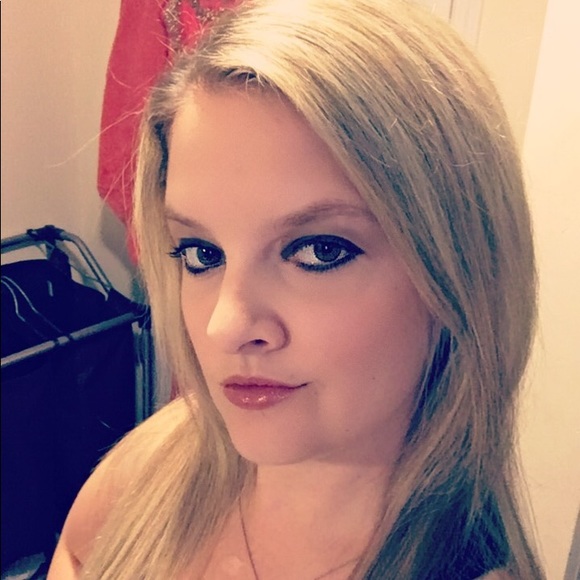 Profile Picture of Krystal Martin-singh (@kmartinsingh) on Poshmark