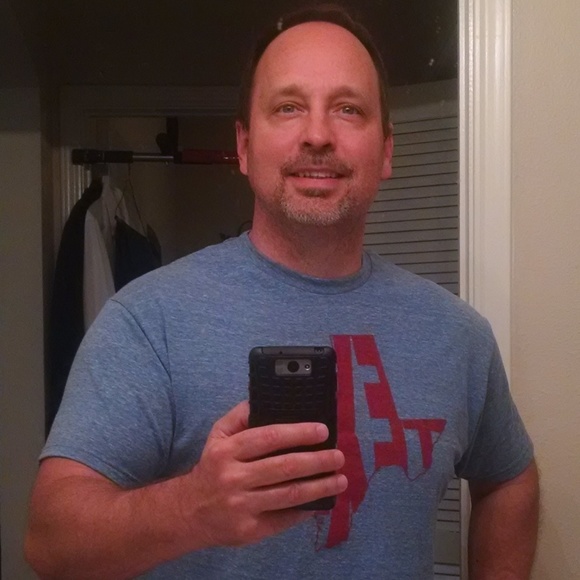 Profile Picture of Richard Aubert (@sharpguy1968) on Poshmark