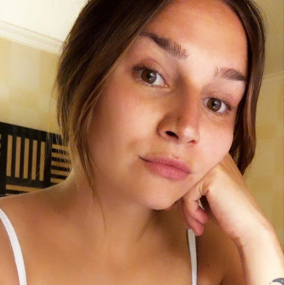 Profile Picture of Joanne Gnatek (@joannegnatek) on Poshmark