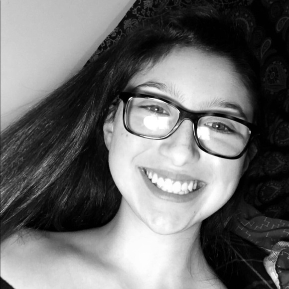 Profile Picture of Juliana Cassata (@jmariec1017) on Poshmark