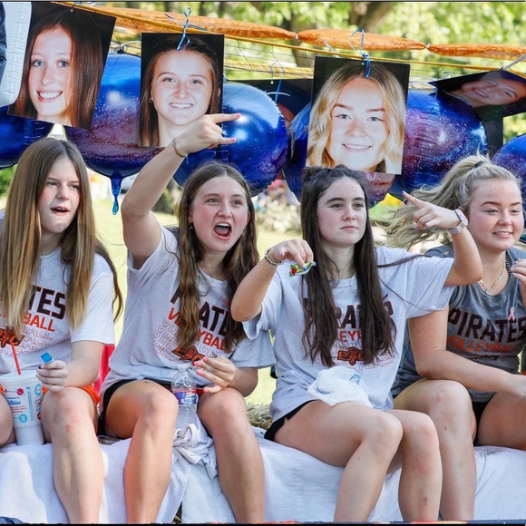 Profile Picture of Ava Filger (@avafilger) on Poshmark