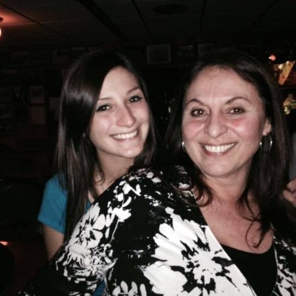 Anna Bonacci-slater - Poshmark Profile Picture of Anna Bonacci-slater (@amb3344) on Poshmark