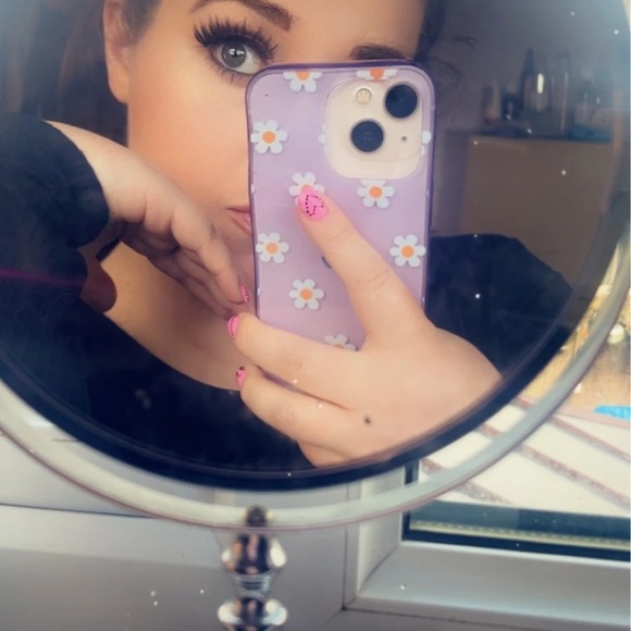 Profile Picture of Joann Lyerla (@tried_lieges8d) on Poshmark