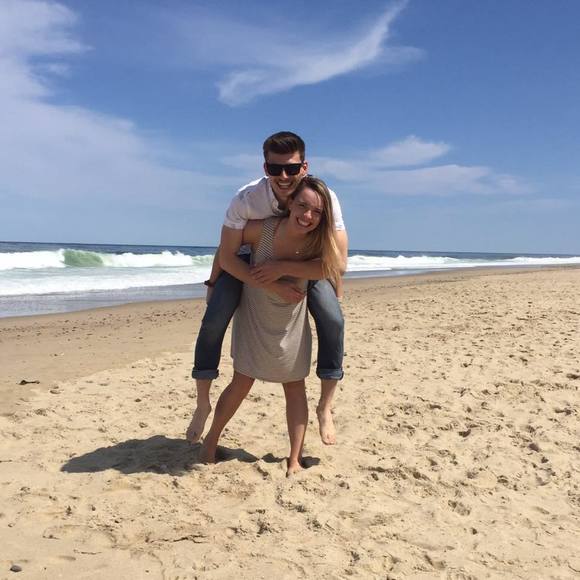 Profile Picture of Mikayla Andreadakis (@mdakis1995) on Poshmark