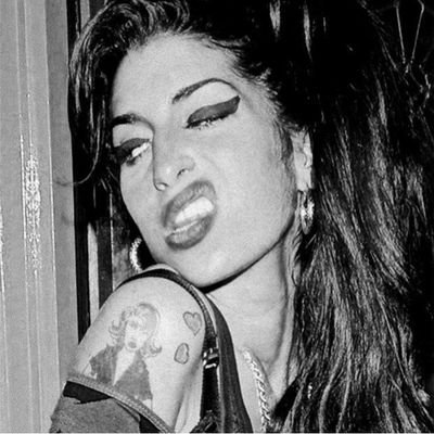 Profile Picture of 👀💬 (@JuliaHoyos3) on Twitter