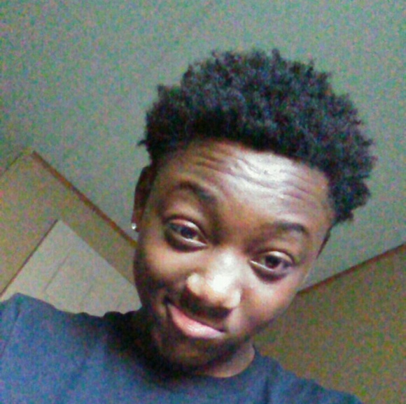 Profile Picture of Emanuel Applins (@eman384) on Poshmark