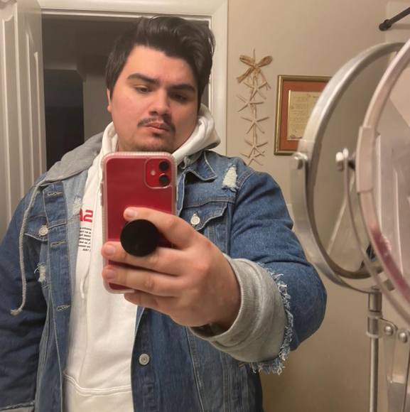 Profile Picture of Christopher Wall (@chriswall10) on Poshmark