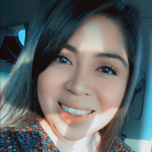 Profile Picture of Julia Hurtado (@juliah301) on Poshmark