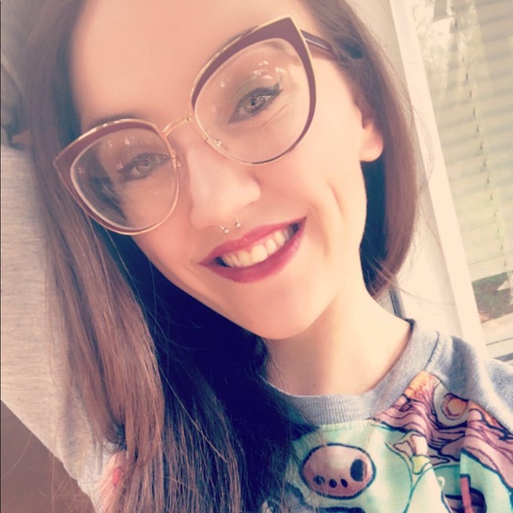 Profile Picture of Brandi Foley (@brandi_foley) on Poshmark