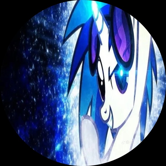 Profile Picture of Katty Katty (@katty_thesc3m0) on Poshmark