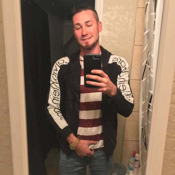 Profile Picture of Paul Knotts (@paulknotts3373) on Poshmark