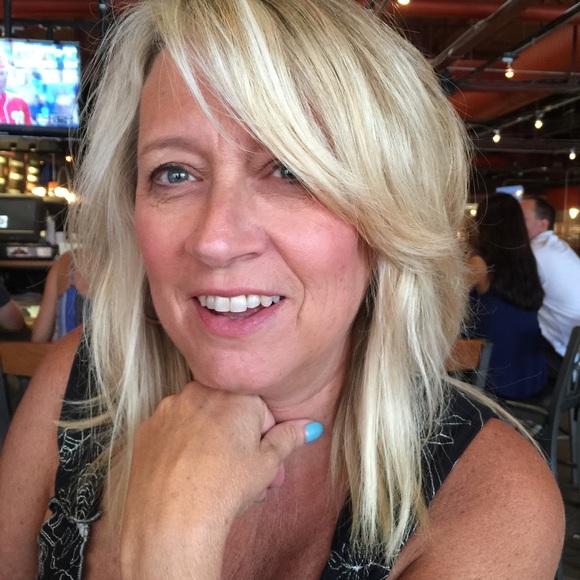 Profile Picture of Susan Steranka (@ssteranka) on Poshmark