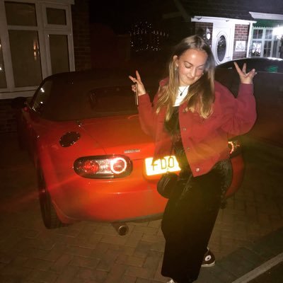 Profile Picture of ALICE (@AlicelBurt) on Twitter