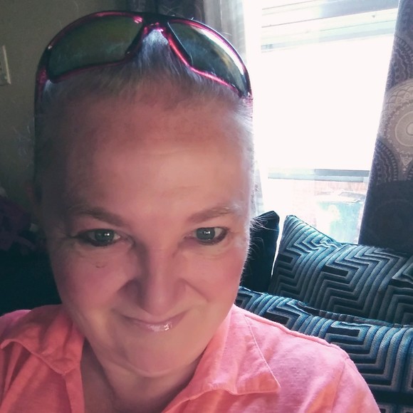 Profile Picture of Teresa Leager (@teresaleager) on Poshmark