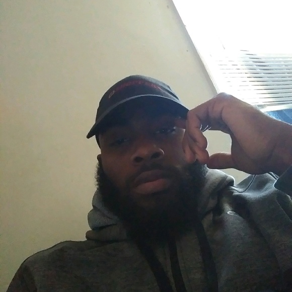 Profile Picture of Tyler Sweet (@tylersweet101) on Poshmark