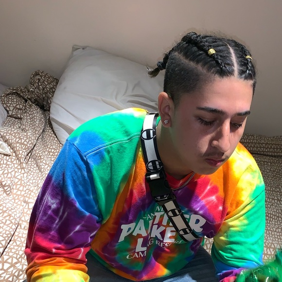 Profile Picture of Joshua Arellano (@joshuaarellano) on Poshmark