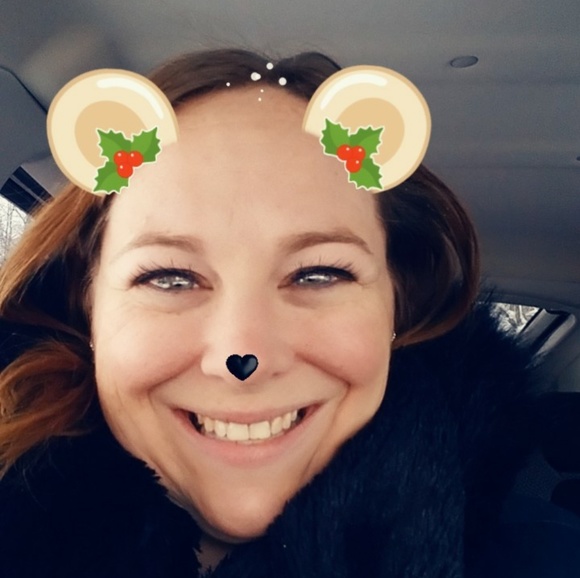 Profile Picture of Rachel Vandyke (@r_vandyke) on Poshmark