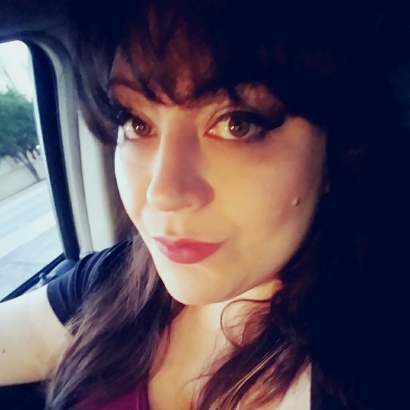 Francesca Cottet-duncan - Poshmark Profile Picture of Francesca Cottet-duncan (@czeskad) on Poshmark