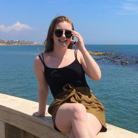 Profile Picture of Nicole Francik (@ncfrancik) on Poshmark