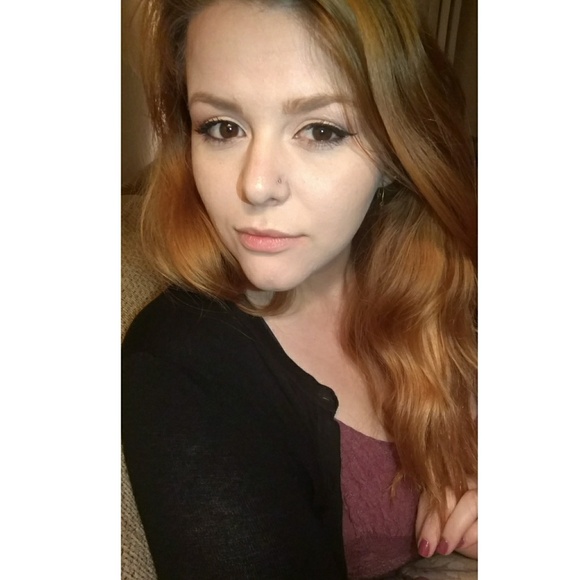Profile Picture of Sarah Pryor (@sarahpryor) on Poshmark