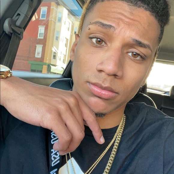 Profile Picture of Jose Inoa (@inoa062) on Poshmark