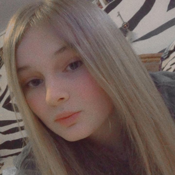 Profile Picture of Emma Osburn (@debrabloomer) on Tiktok