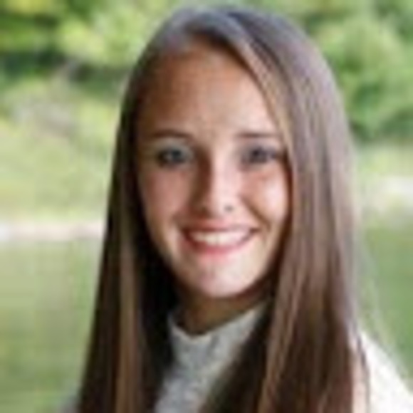 Profile Picture of Lexi Lonas (@lexilonas) on Poshmark