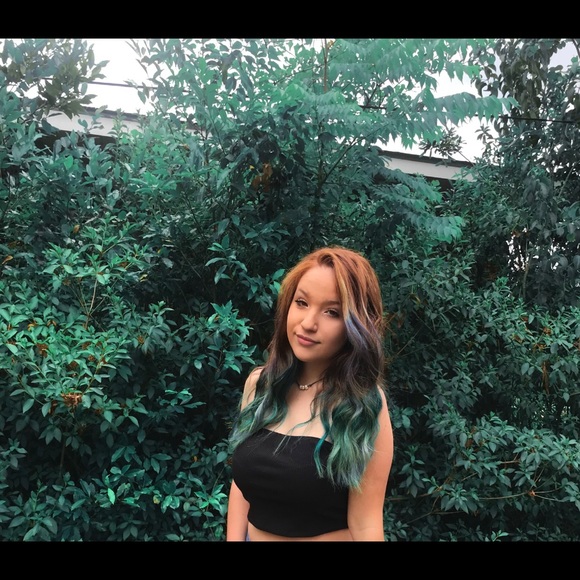 Profile Picture of Mary Gioeli (@mgioeli) on Poshmark