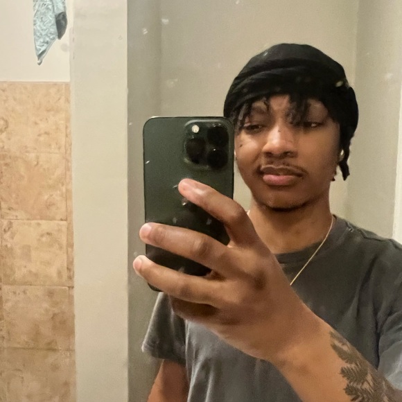 Profile Picture of Ronald Alexander (@ronalexander15) on Poshmark