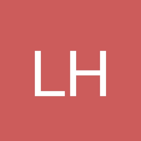 Profile Picture of Linda Hivner (@bhivner) on Poshmark