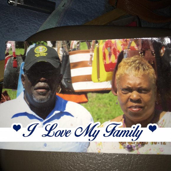 Profile Picture of Nicole Nićole (@markelmom1) on Poshmark