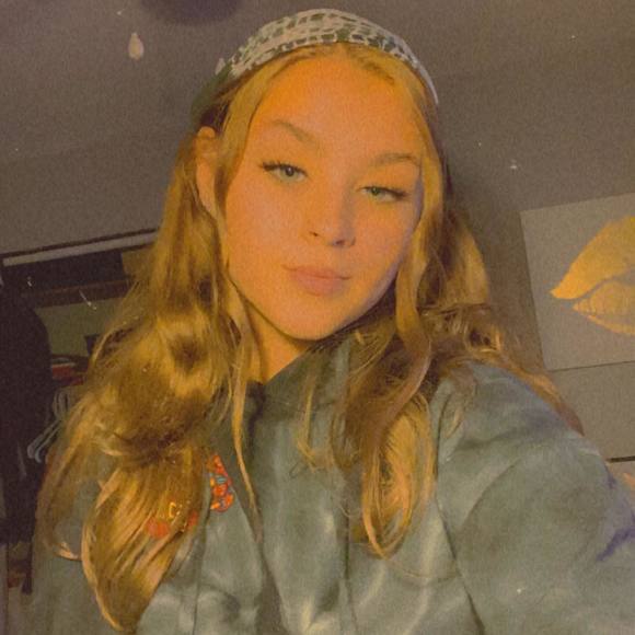 Profile Picture of Briana Laughter (@brianalaughter) on Poshmark