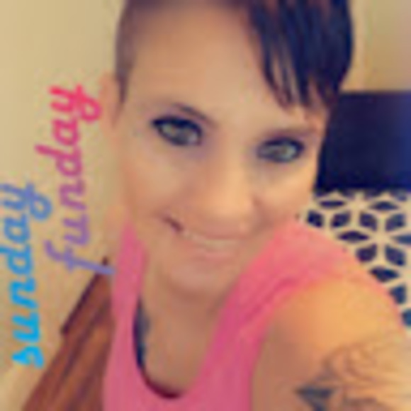 Profile Picture of Natalie Kelling (@herkeysgirl24) on Poshmark