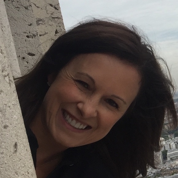 Profile Picture of Christie Jarrett (@christiesj) on Poshmark