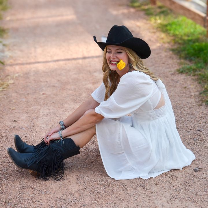 Profile Picture of Alyse (@alyseback) on Tiktok