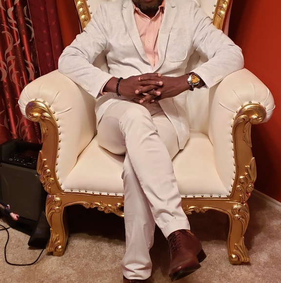 Profile Picture of David Zinnah (@zinnahd) on Poshmark