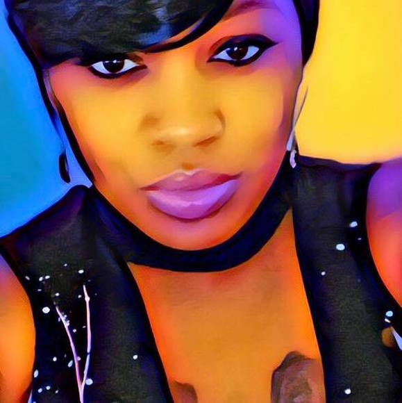 Profile Picture of Jasmine Quinn (@mrsquinn86) on Poshmark