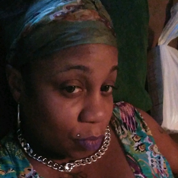 Profile Picture of Eli Passion (@panaqueen) on Poshmark