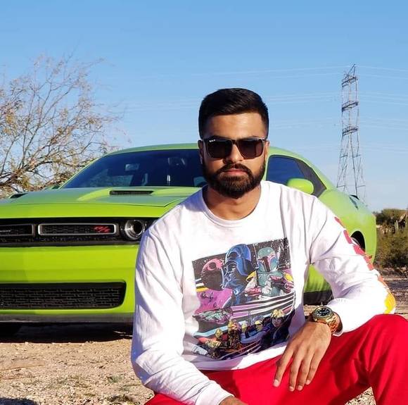 Profile Picture of Zaroon Nasir (@zeezam) on Poshmark