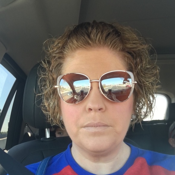 Profile Picture of Megan Razler (@miggity317) on Poshmark