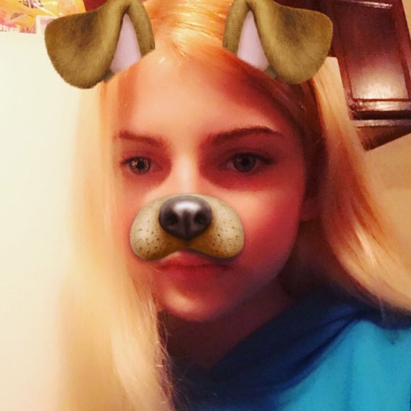 Profile Picture of Kiora Mulch (@kiorastar) on Poshmark