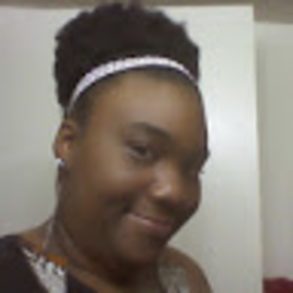 Profile Picture of Tiffany Surrency (@cornbread_10) on Poshmark