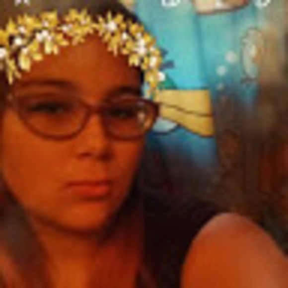 Profile Picture of Grace Battrick (@gbattric2) on Poshmark