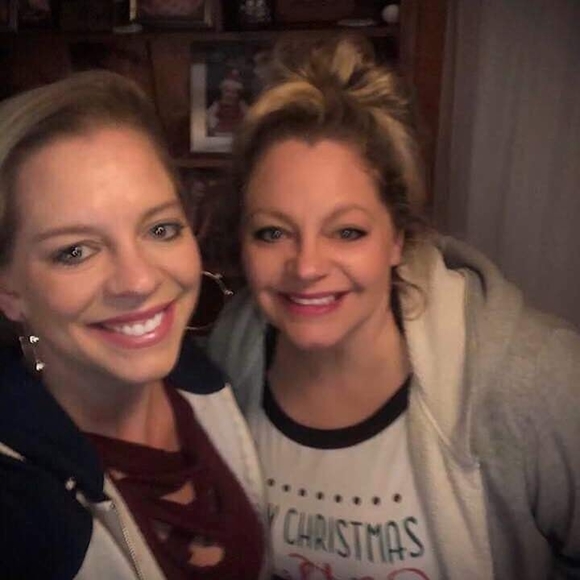 Profile Picture of Lauren Turbyfill (@laurenturbyfill) on Poshmark