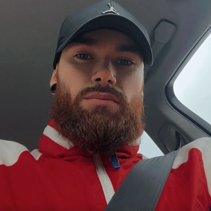Profile Picture of Stephen 🦉🐝 (@stephenalbi) on Tiktok