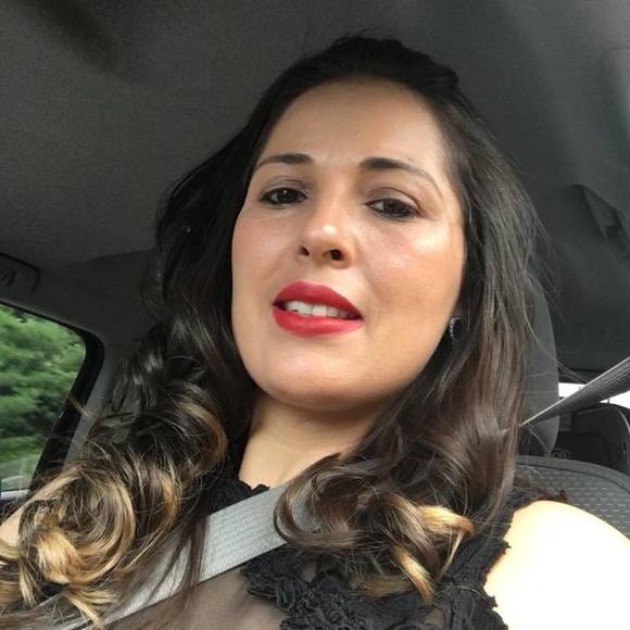 Profile Picture of Andrea Assis (@andreaassis) on Poshmark